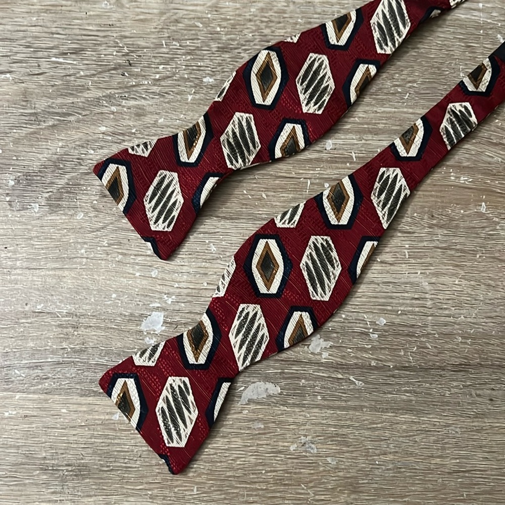 Rooster bow tie